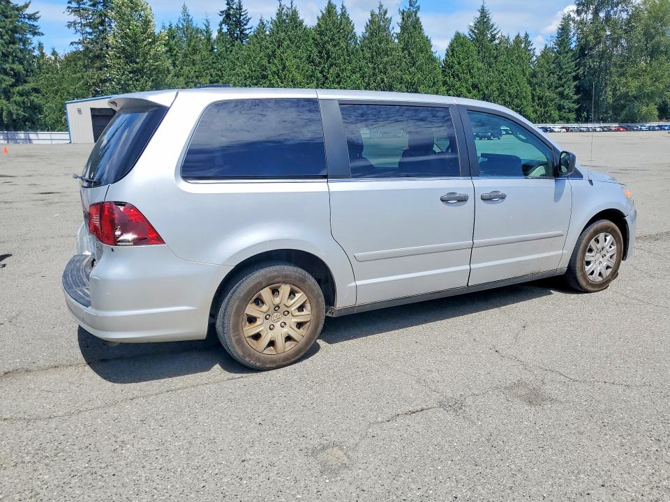 Photo 3 from auction – 2011 VOLKSWAGEN ROUTAN with VIN 2V4RW4DG8BR714784