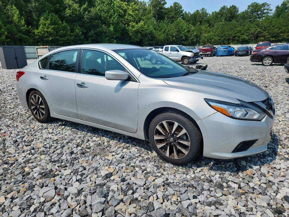 Photo 4 from auction – 2018 NISSAN ALTIMA with VIN 1N4AL3AP5JC194118