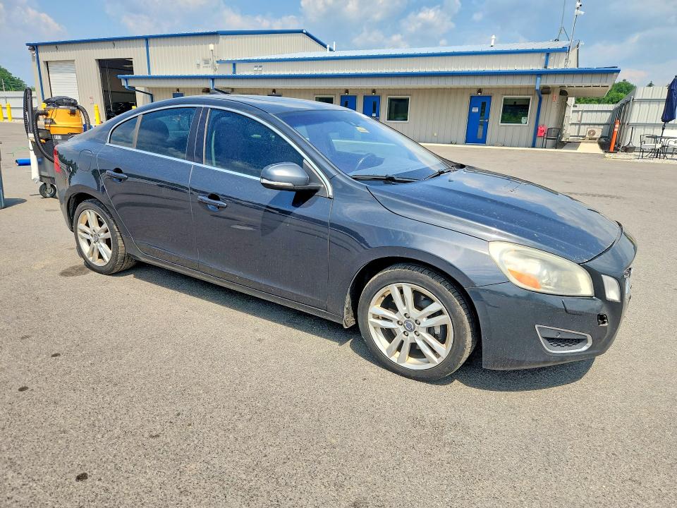 Photo 4 from auction – 2013 VOLVO S60 with VIN YV1612FH3D2179882