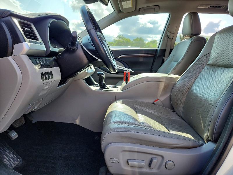 Photo 7 from auction – 2016 TOYOTA HIGHLANDER with VIN 5TDDKRFH9GS340252