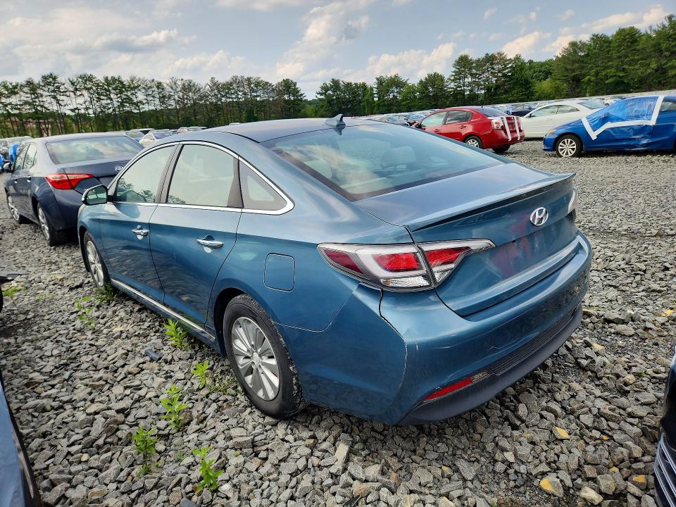 Photo 2 from auction – 2016 HYUNDAI SONATA with VIN KMHE24L16GA012911