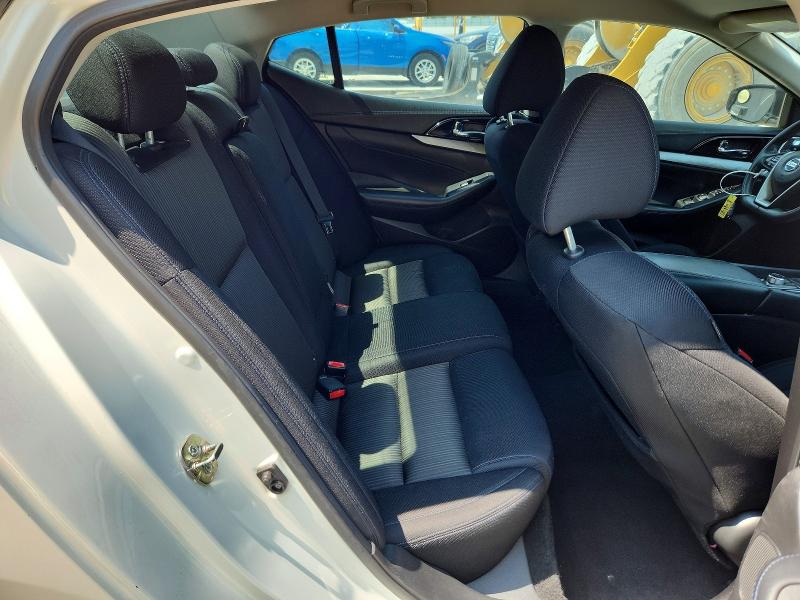 Photo 10 from auction – 2016 NISSAN MAXIMA with VIN 1N4AA6AP9GC380485