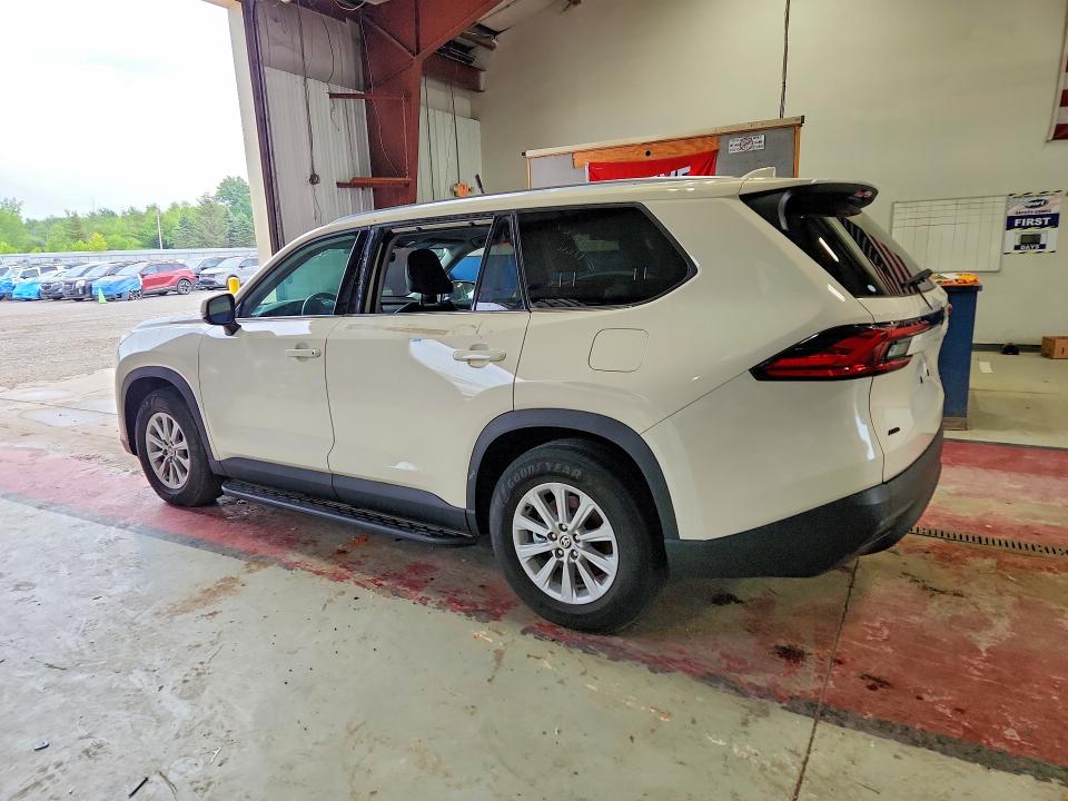 Photo 2 from auction – 2024 TOYOTA GRAND HIGHLANDER with VIN 5TDAAAB59RS026915