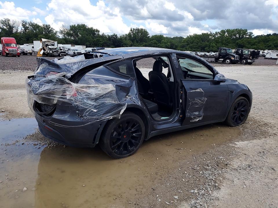 Foto 3 de la subasta – 2021 TESLA MODEL Y con VIN 5YJYGDEE4MF062616