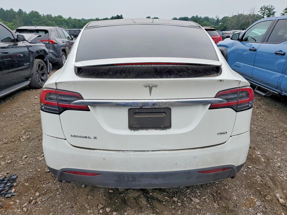 Photo 6 from auction – 2016 TESLA MODEL X with VIN 5YJXCBE29GF022814