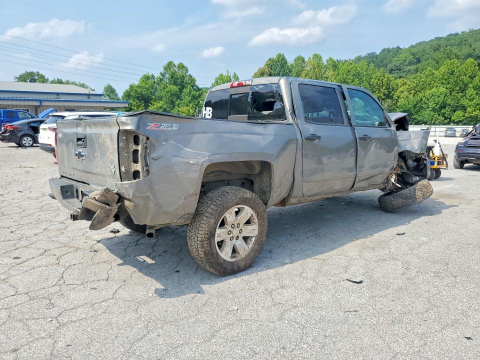 Photo 3 from auction – 2017 CHEVROLET SILVERADO with VIN 3GCUKREC4HG180108