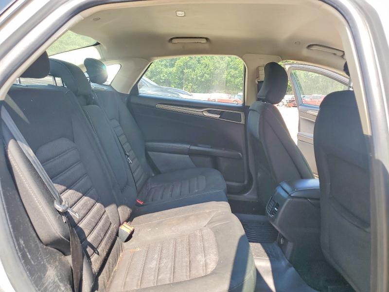 Photo 10 from auction – 2018 FORD FUSION with VIN 3FA6P0LU6JR161920