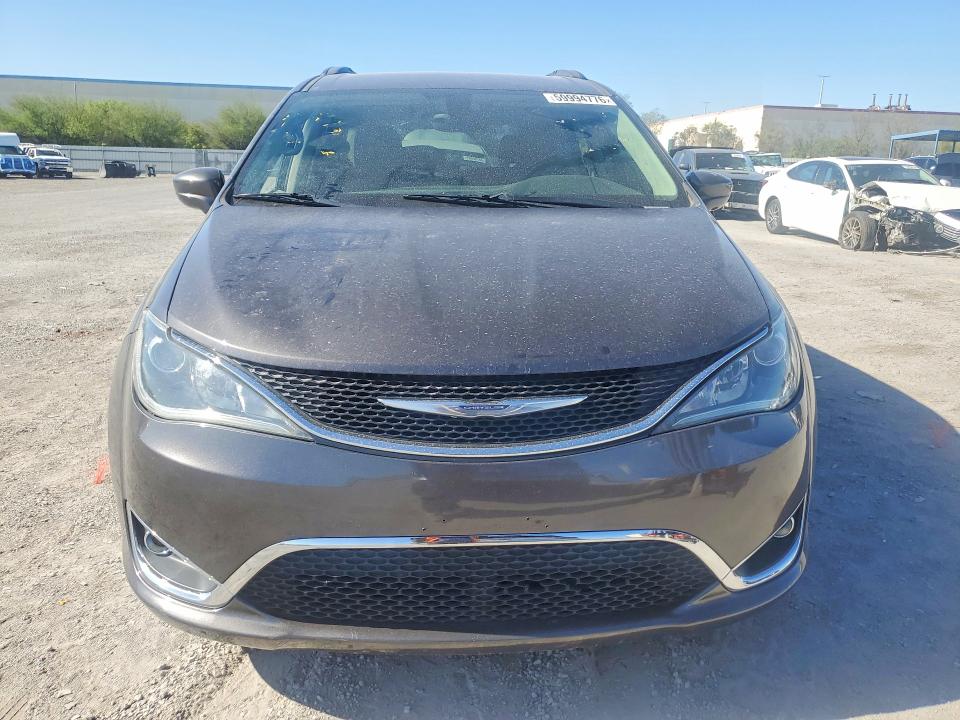 Photo 5 from auction – 2017 CHRYSLER PACIFICA with VIN 2C4RC1BG1HR823214