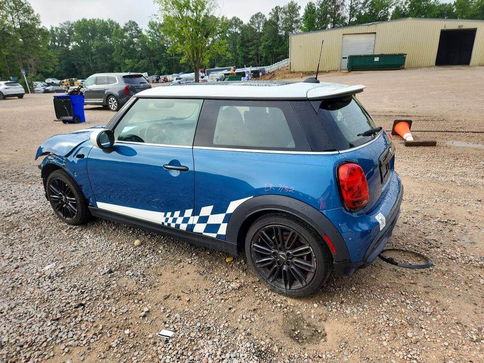Photo 2 from auction – 2022 MINI COOPER with VIN WMW53DH06N2R21818