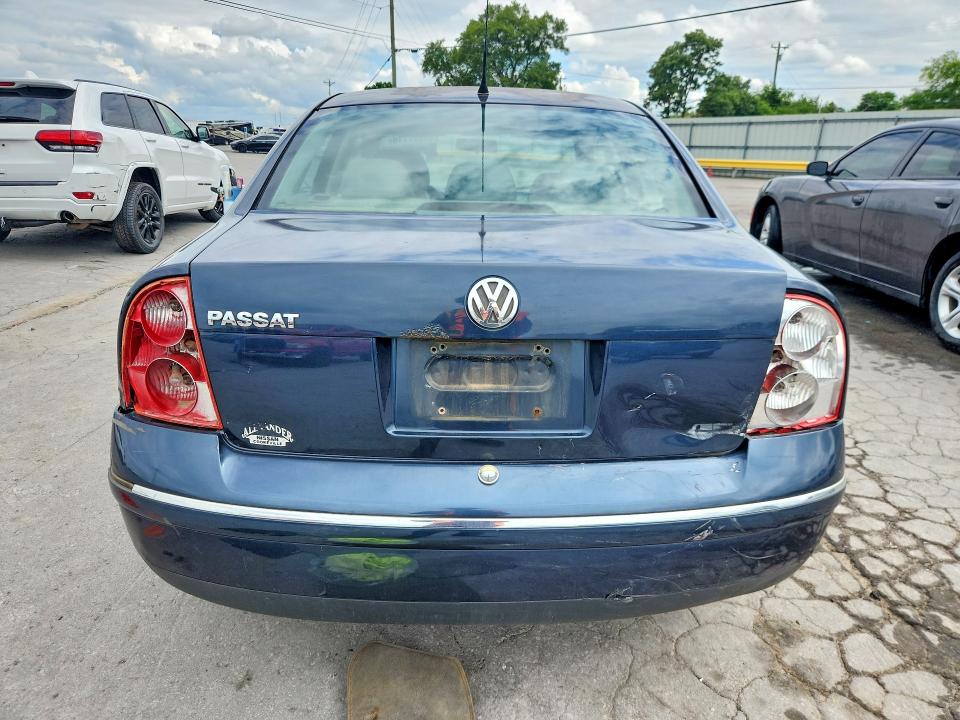 Photo 6 from auction – 2005 VOLKSWAGEN PASSAT with VIN WVWAD63B85E067433