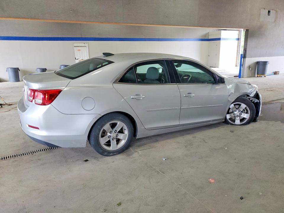 Photo 3 from auction – 2015 CHEVROLET MALIBU with VIN 1G11B5SL6FF118605