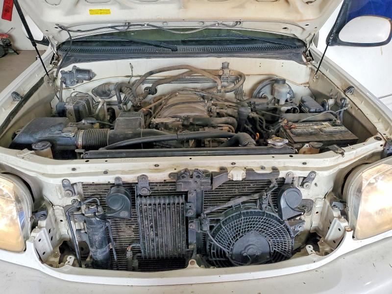 Photo 12 from auction – 2002 TOYOTA SEQUOIA with VIN 5TDBT48AX2S118142