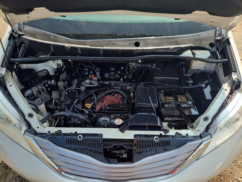 Zdjęcie 12 z aukcji – 2017 TOYOTA SIENNA z VIN 5TDYZ3DC6HS827976