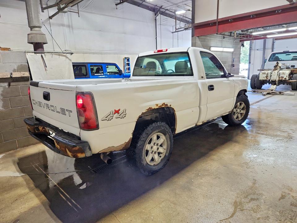 Photo 3 from auction – 2005 CHEVROLET SILVERADO with VIN 1GCEK14X75Z282055