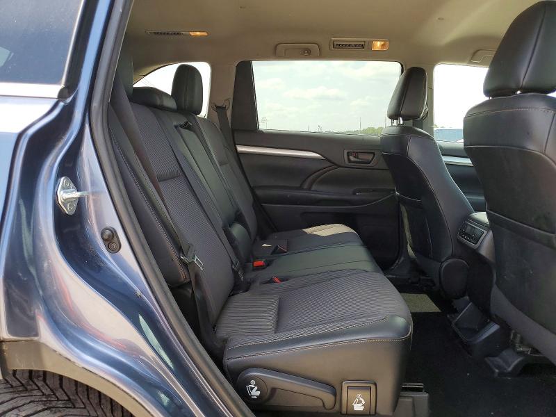 Photo 11 from auction – 2017 TOYOTA HIGHLANDER with VIN 5TDZZRFH3HS222541