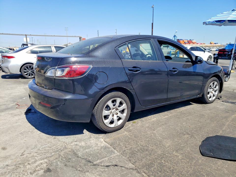 Photo 3 from auction – 2013 MAZDA 3 with VIN JM1BL1TF4D1727793
