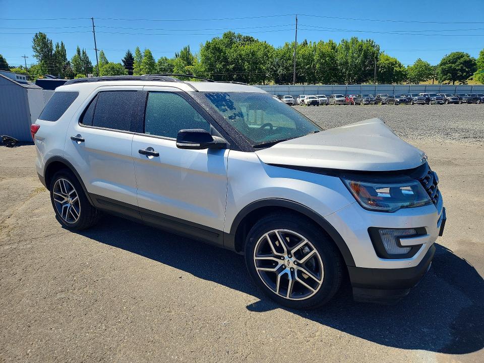 Photo 4 from auction – 2016 FORD EXPLORER with VIN 1FM5K8GT5GGC88139