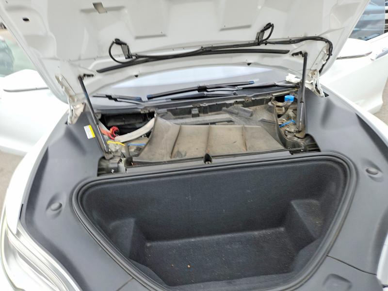 Photo 11 from auction – 2016 TESLA MODEL S with VIN 5YJSA1E47GF145197