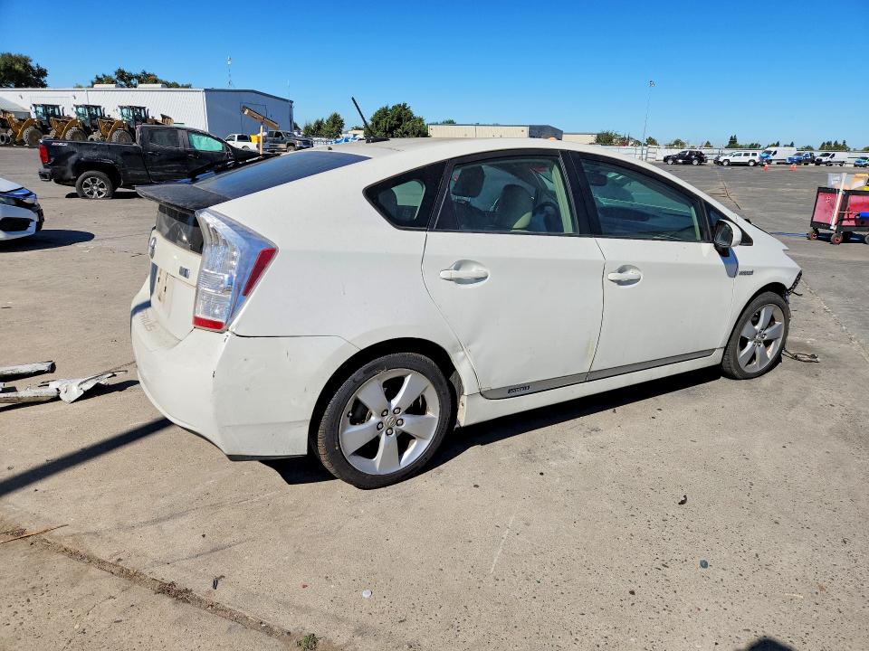 Photo 3 from auction – 2011 TOYOTA PRIUS with VIN JTDKN3DU3B1394910