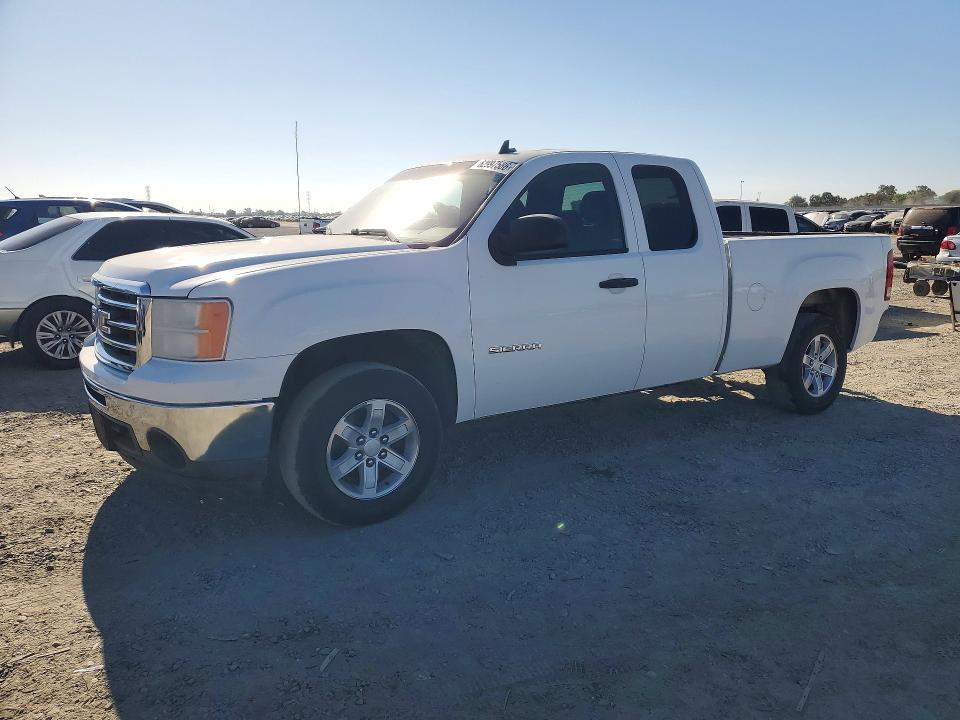 GMC SIERRA 2013 with VIN 1GTR1VE03DZ372962 - Photo from auction