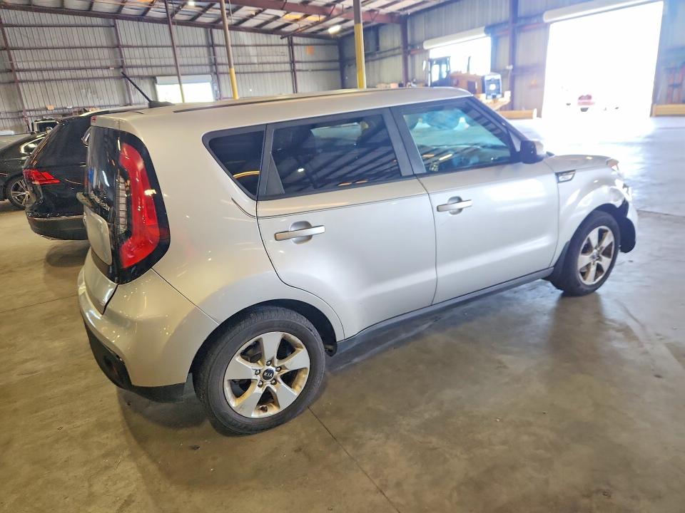 Photo 3 from auction – 2017 KIA SOUL with VIN KNDJN2A23H7457809