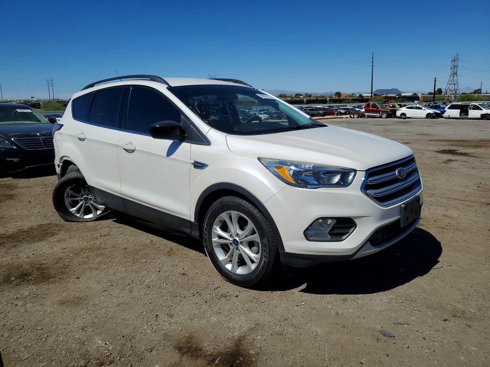 Photo 4 from auction – 2018 FORD ESCAPE with VIN 1FMCU0GD2JUC19140