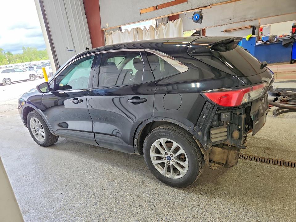 Photo 2 from auction – 2020 FORD ESCAPE with VIN 1FMCU9G60LUA27384