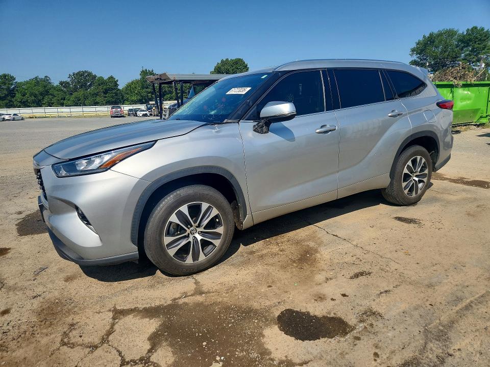TOYOTA HIGHLANDER 2020 with VIN 5TDGZRAH3LS508445 - Photo from auction