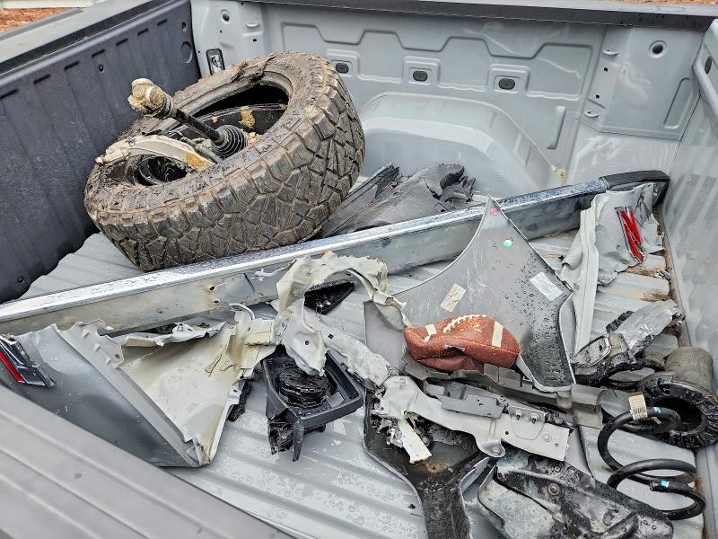 Photo 12 from auction – 2024 CHEVROLET SILVERADO with VIN 2GCUDDED5R1238484