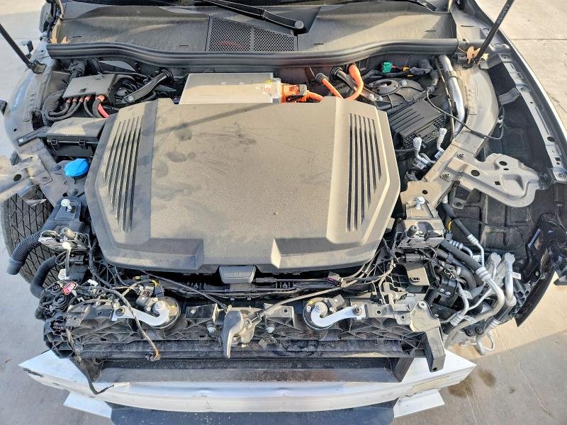 Photo 12 from auction – 2024 AUDI Q8 E-TRON with VIN WA15AAGE2RB062778
