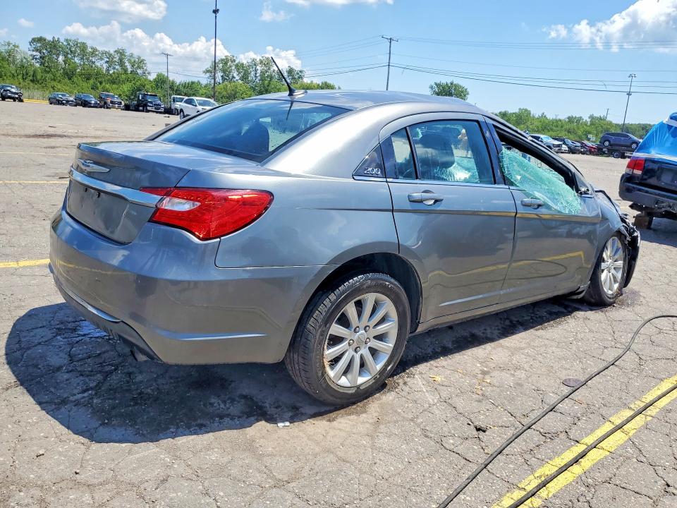 Photo 3 from auction – 2012 CHRYSLER 200 with VIN 1C3CCBBB6CN123389