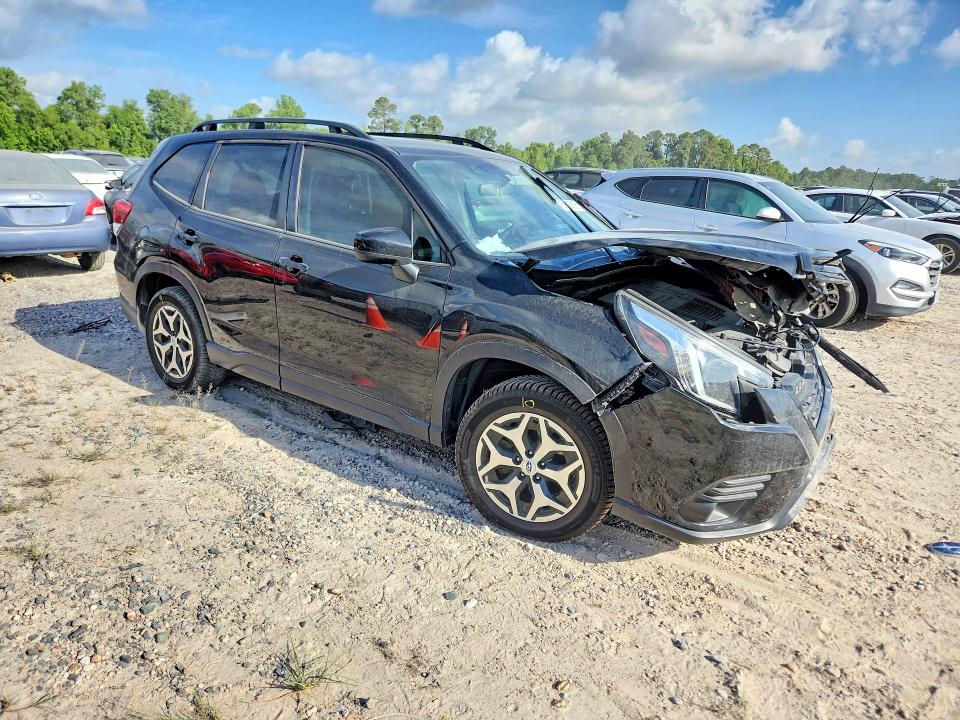 Photo 4 from auction – 2022 SUBARU FORESTER with VIN JF2SKADC1NH433060