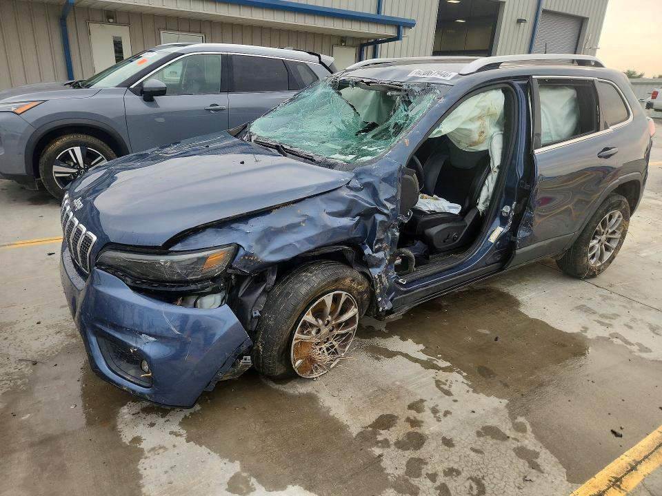 JEEP CHEROKEE 2019 with VIN 1C4PJLLB9KD429028 - Photo from auction