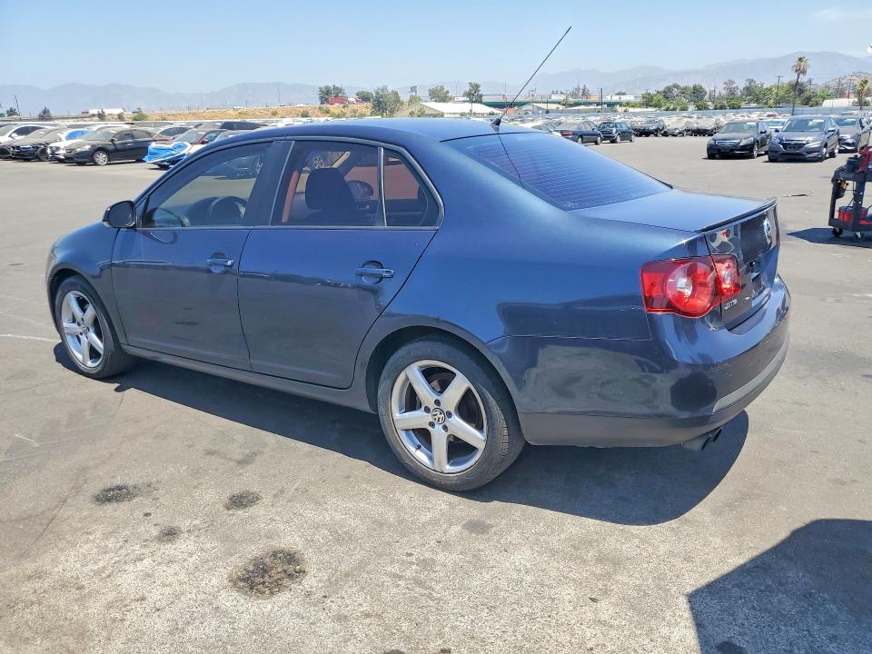 Photo 2 from auction – 2010 VOLKSWAGEN JETTA with VIN 3VWAZ7AJ4AM128165
