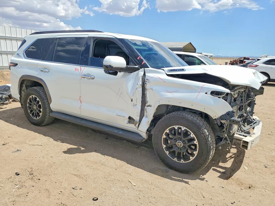 Photo 4 from auction – 2023 TOYOTA SEQUOIA with VIN 7SVAAABA8PX010229