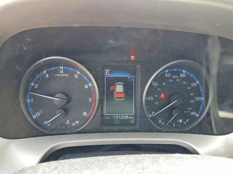 Photo 9 from auction – 2018 TOYOTA RAV4 with VIN JTMWFREV0JD129397