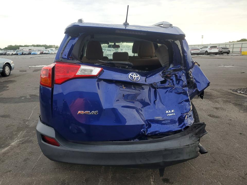 Photo 6 from auction – 2015 TOYOTA RAV4 with VIN 2T3RFREV8FW377159