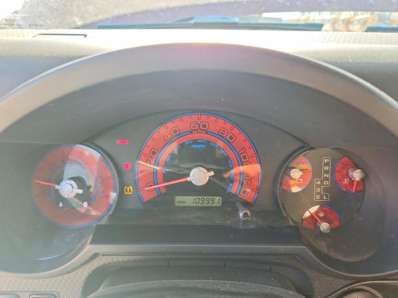 Photo 9 from auction – 2011 TOYOTA FJ CRUISER with VIN JTEBU4BF3BK107956
