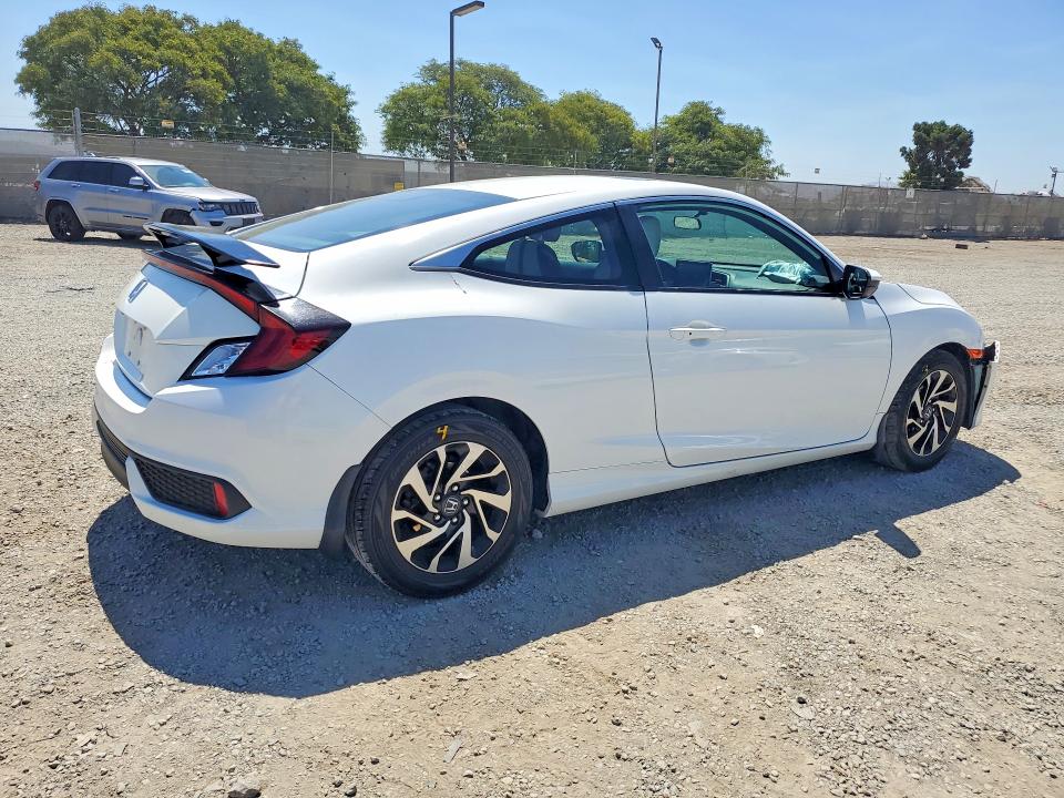 Photo 3 from auction – 2018 HONDA CIVIC with VIN 2HGFC4B05JH308527