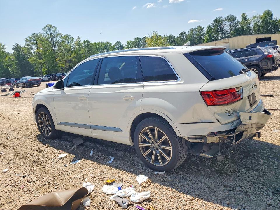 Снимка 2 от търг – 2017 AUDI Q7 с VIN WA1LAAF75HD038004