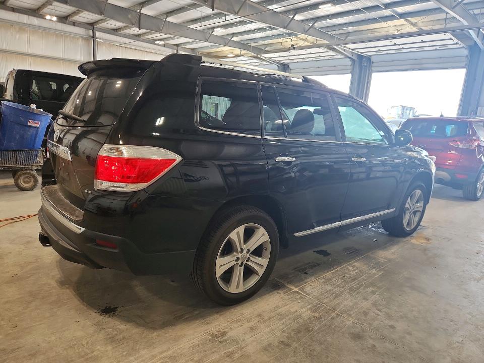 Photo 3 from auction – 2013 TOYOTA HIGHLANDER with VIN 5TDDK3EH1DS238292