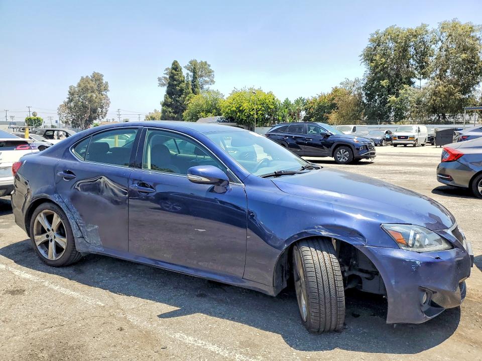 Photo 4 from auction – 2012 LEXUS IS with VIN JTHBE5C25C5028645