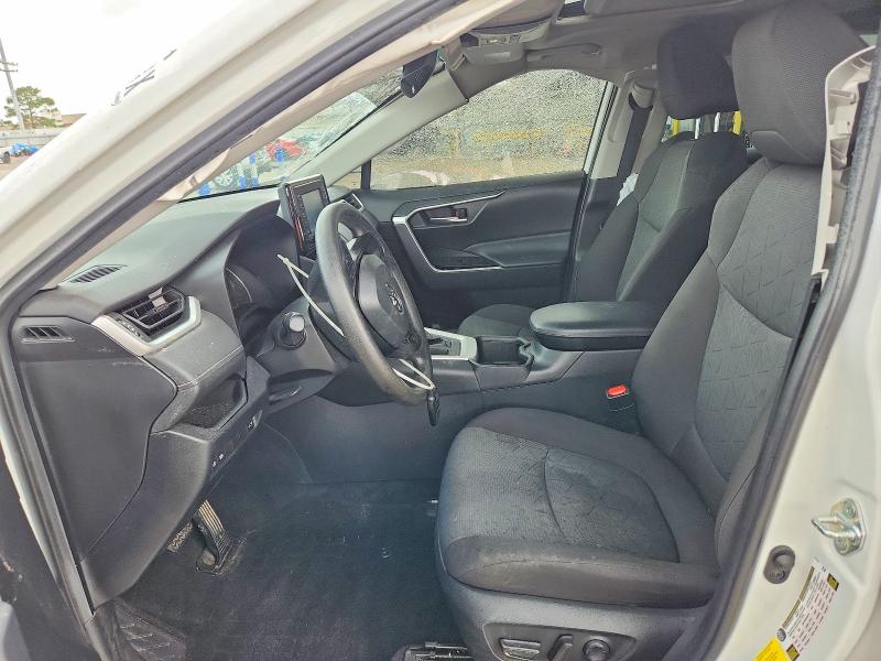 Photo 7 from auction – 2022 TOYOTA RAV4 with VIN 2T3W1RFV5NW213365