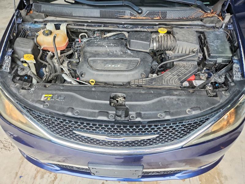 Photo 12 from auction – 2017 CHRYSLER PACIFICA with VIN 2C4RC1BG9HR730392