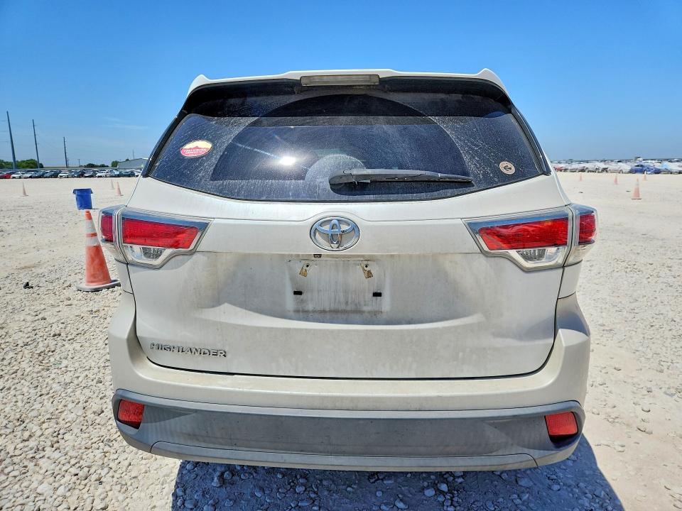 Photo 6 from auction – 2016 TOYOTA HIGHLANDER with VIN 5TDZARFH6GS021268
