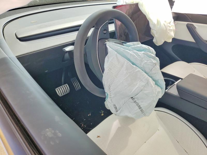 Снимка 8 от търг – 2026 TESLA MODEL Y с VIN 7SAYGDET1TA671076