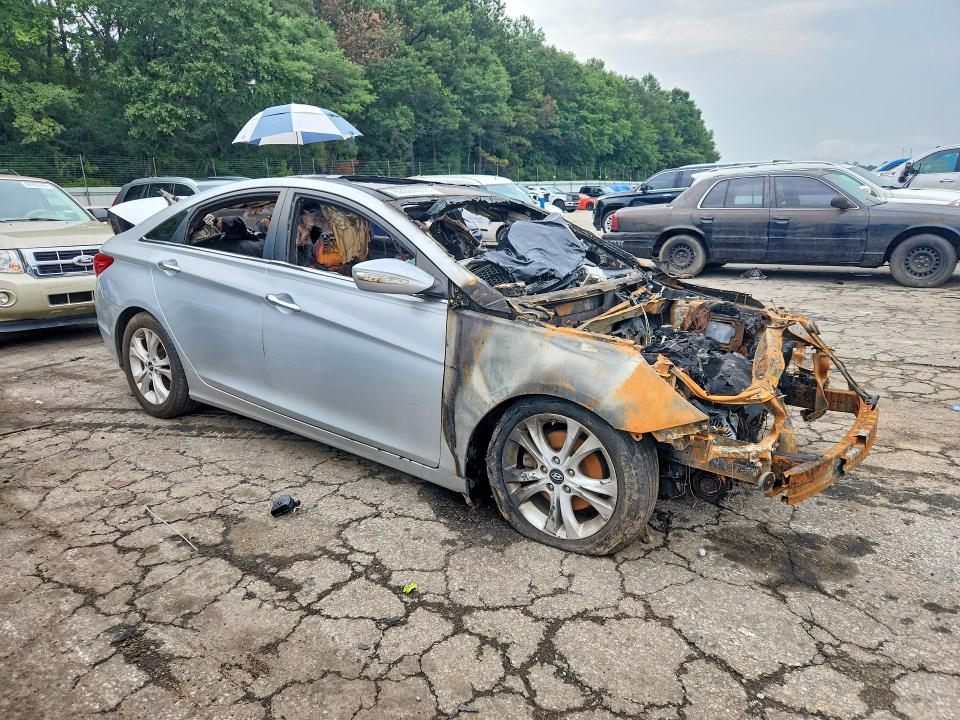 Photo 4 from auction – 2013 HYUNDAI SONATA with VIN 5NPEC4ACXDH672119