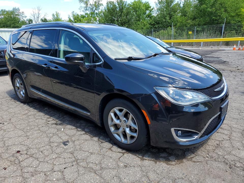 Photo 4 from auction – 2018 CHRYSLER PACIFICA with VIN 2C4RC1EG1JR271098