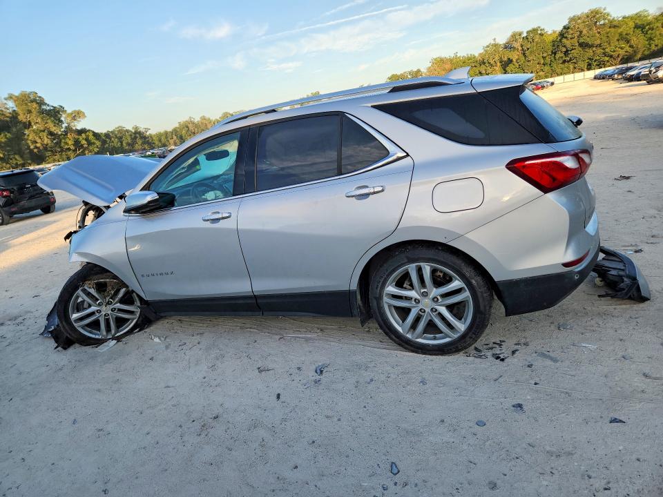 Photo 2 from auction – 2018 CHEVROLET EQUINOX with VIN 2GNAXMEV5J6132909