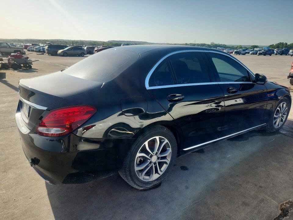 Снимка 3 от търг – 2017 MERCEDES-BENZ C с VIN 55SWF4JB9HU197021